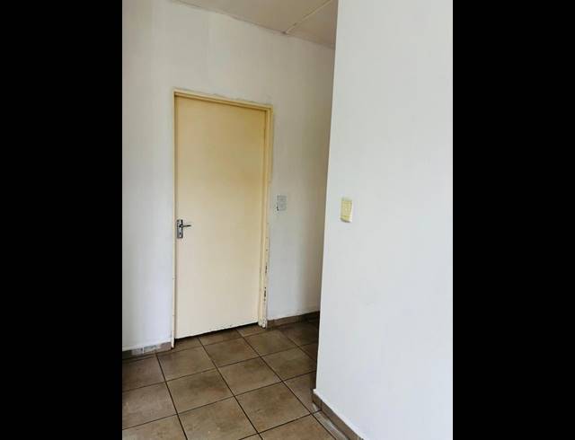 2 BEDROOM PROPERTY TO RENT IN FLEURHOF